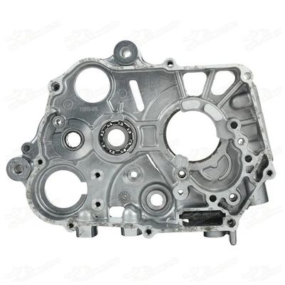 ชิ้นส่วนการโยนเหล็ก รถจักรยานยนต์ crankcase ด้วยการออกแบบที่กําหนดเองและการรักษาพื้นผิว